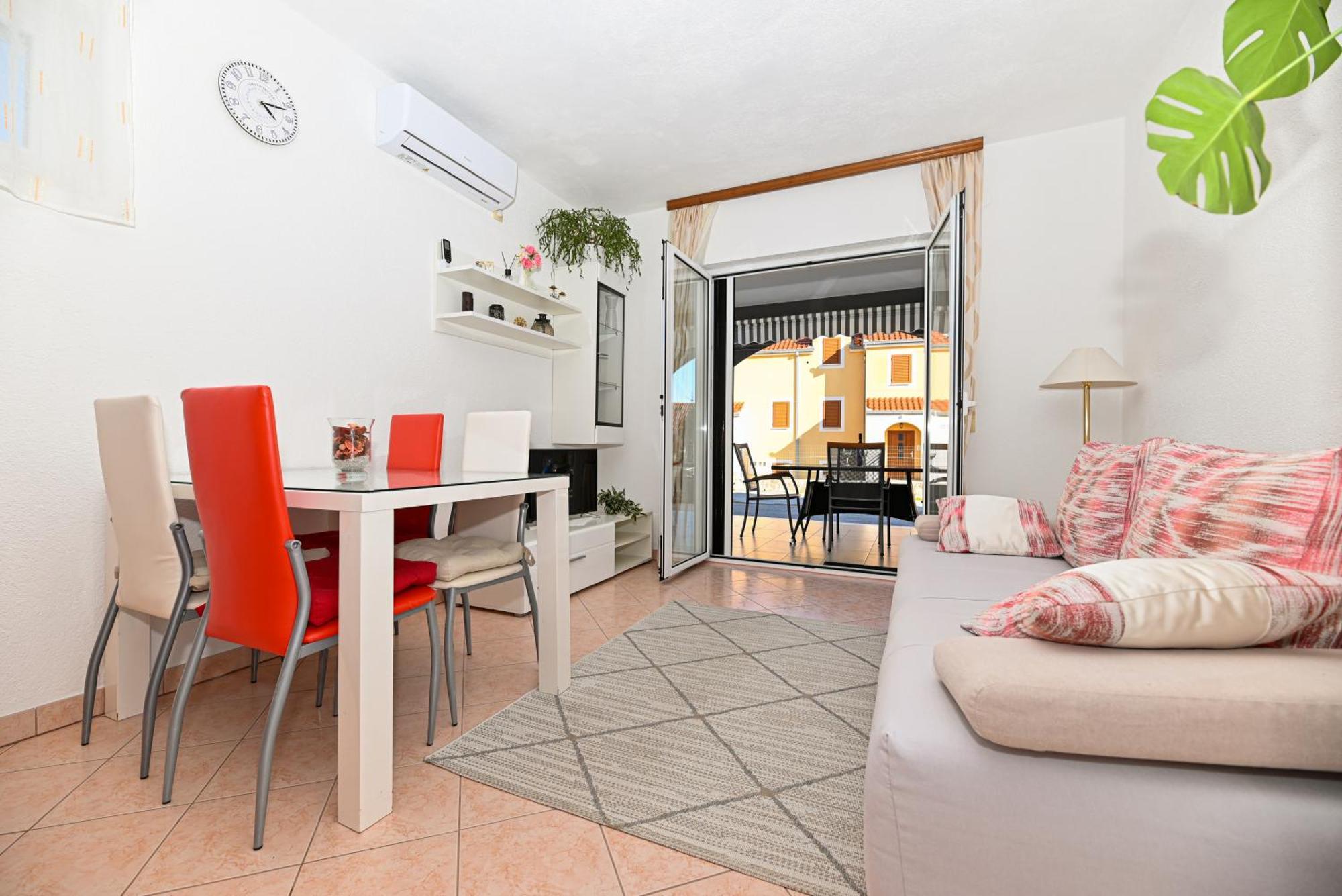 Apartments Patricia Trogir Bagian luar foto
