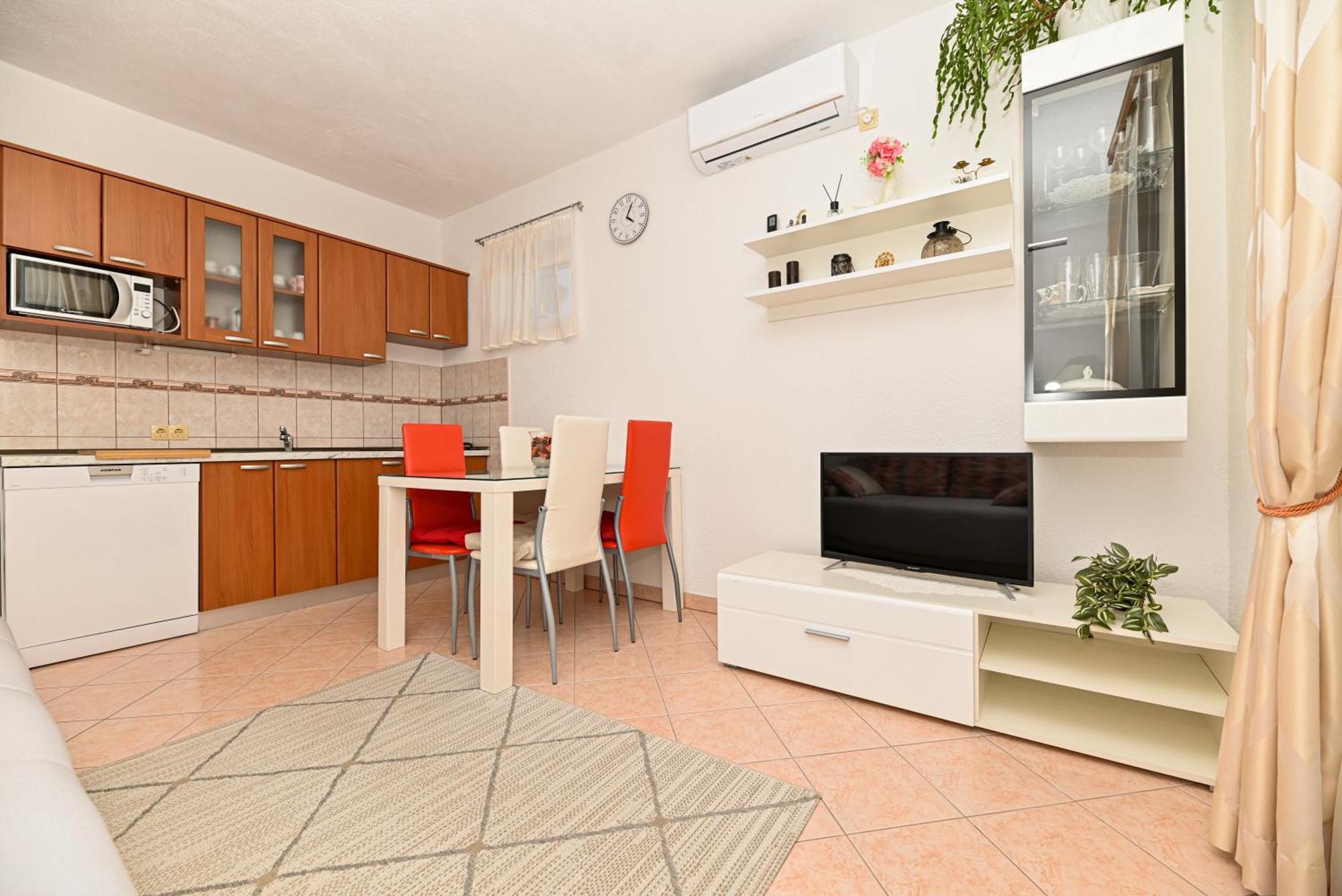 Apartments Patricia Trogir Bagian luar foto