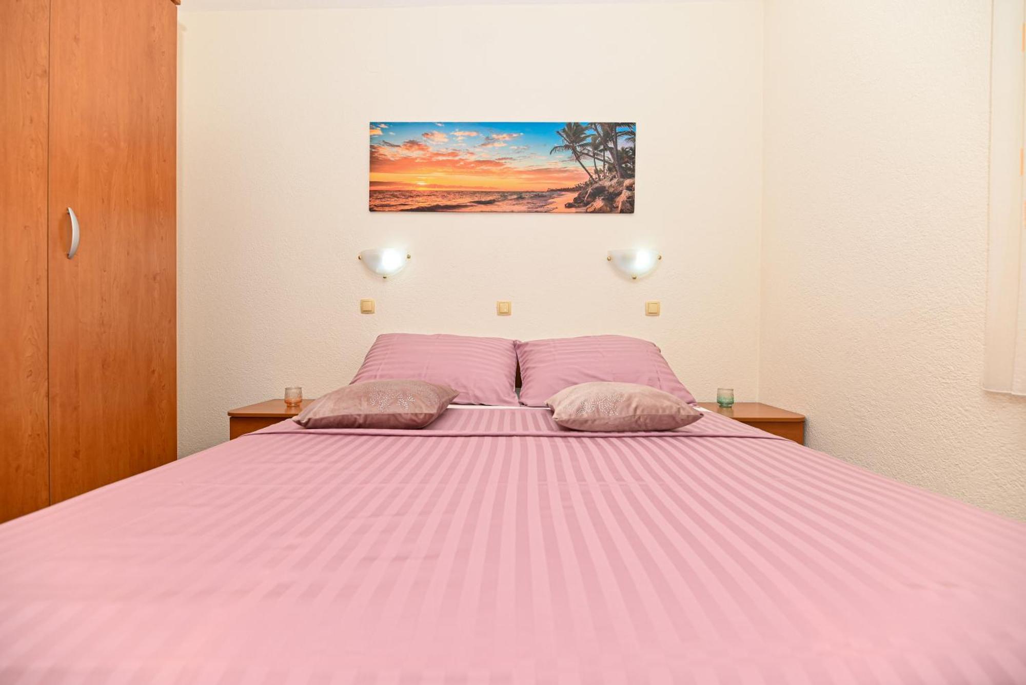 Apartments Patricia Trogir Bagian luar foto