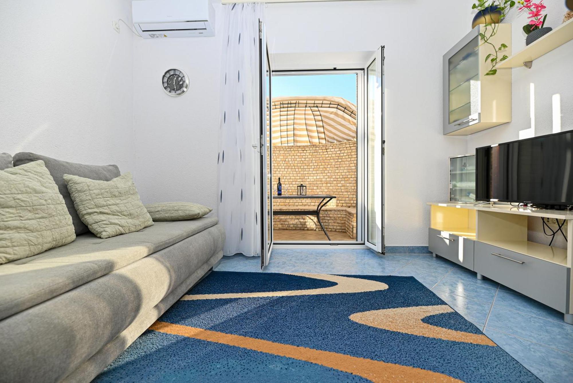 Apartments Patricia Trogir Bagian luar foto