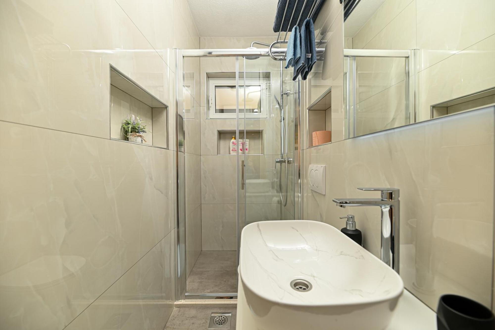 Apartments Patricia Trogir Bagian luar foto